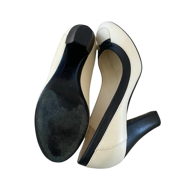 CHANEL Women's Two-Tone Black and Cream Heels - Picture 9 of 11